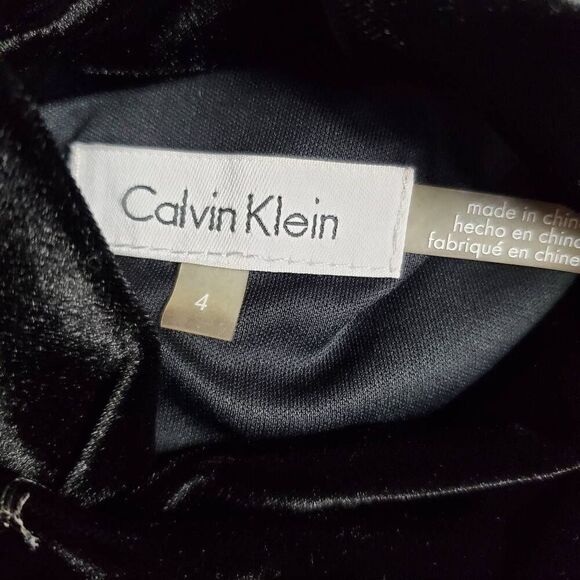 NWT Calvin Klein SIZE 4 Black Cold Shoulder Velvet Fitted Mock Neck Dress - Picture 7 of 7